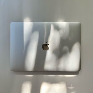 APPLE | 13” MacBook Pro
